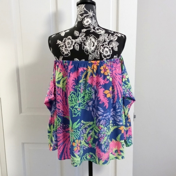 💜HTF Lilly Pulitzer💜 - Sanilla Silk Top - Picture 2 of 11